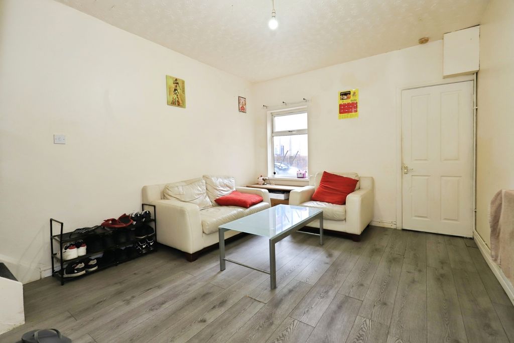 Property photo 3 of 19 Pbox-Img.Jpg