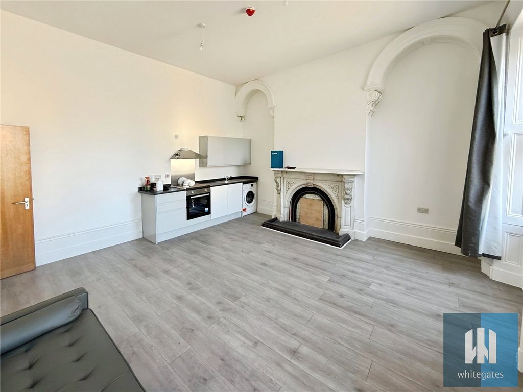 Property photo 2 of 5 Picture No. 16