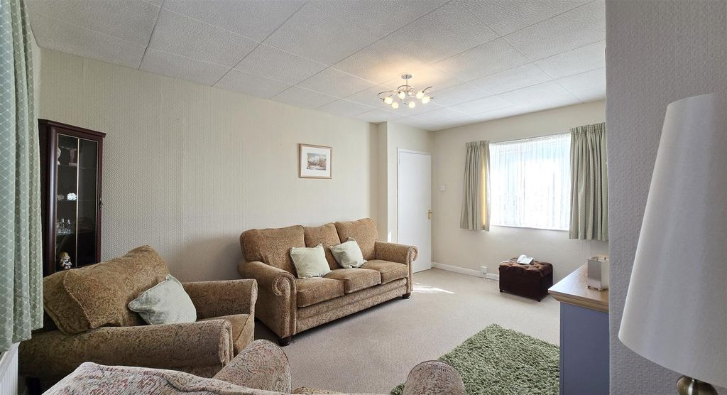 Property photo 3 of 19 Living Room