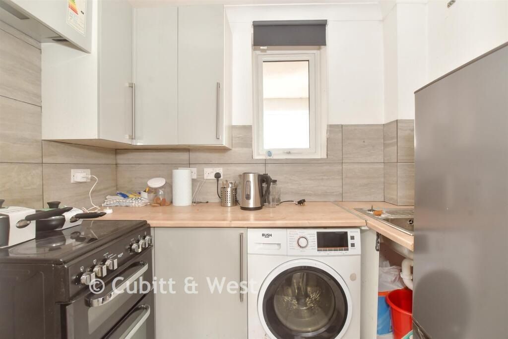 Property photo 3 of 10 3