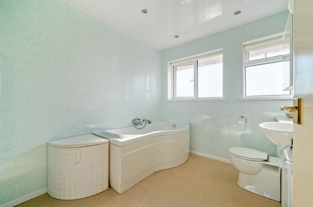 Property photo 3 of 25 1433754-11-69Bd27...