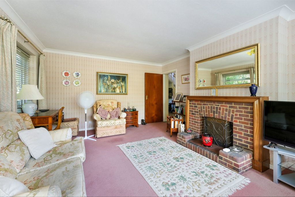 Property photo 2 of 25