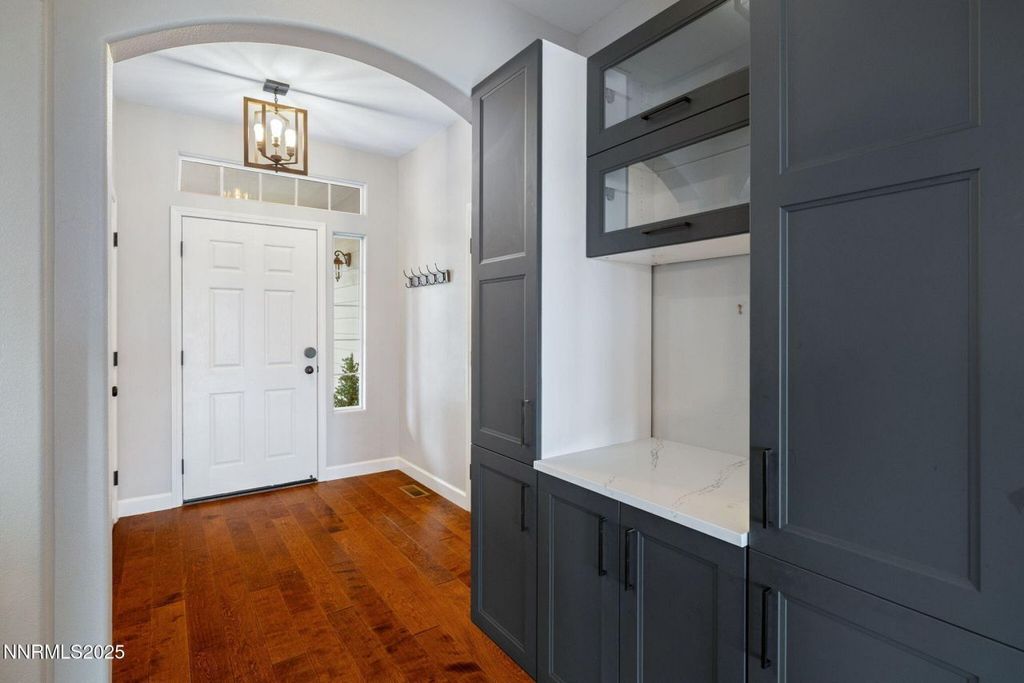 Property photo 1 of 2 <Alttext/>