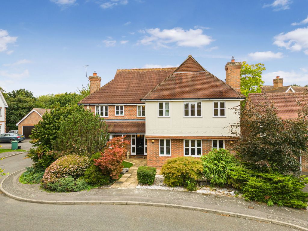 Property photo 1 of 40