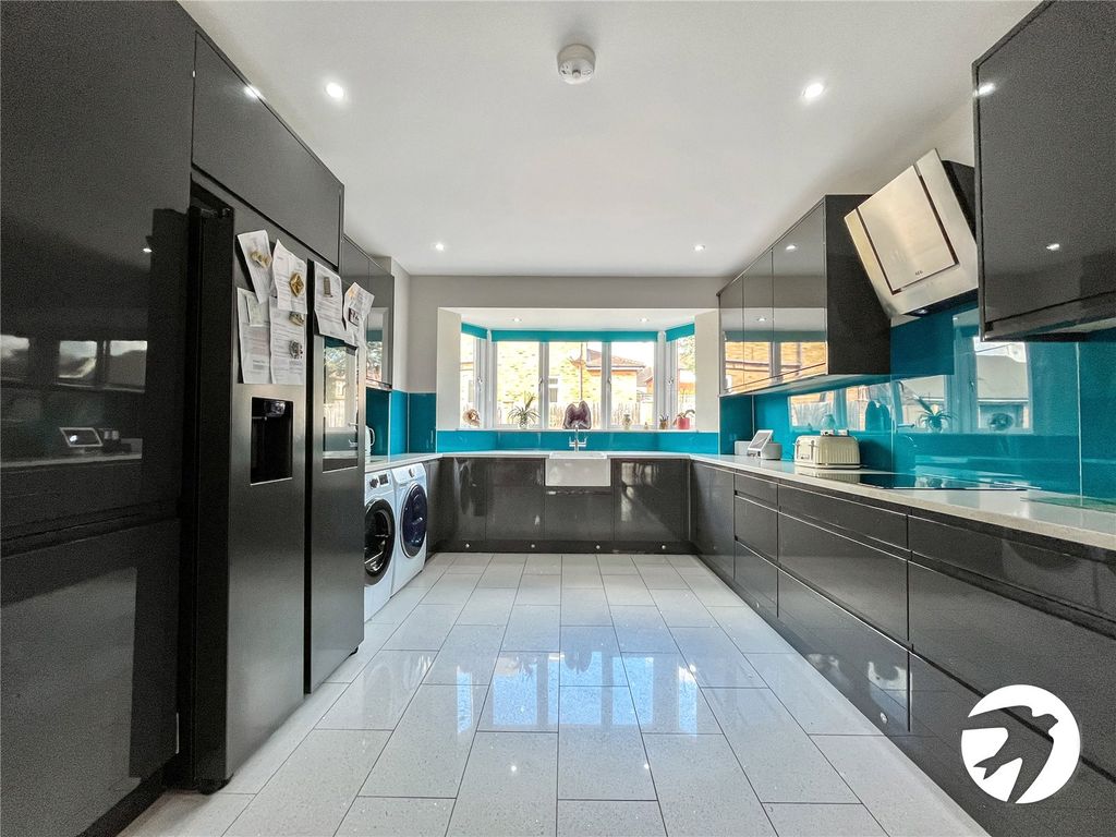 Property photo 2 of 19 Picture No. 07