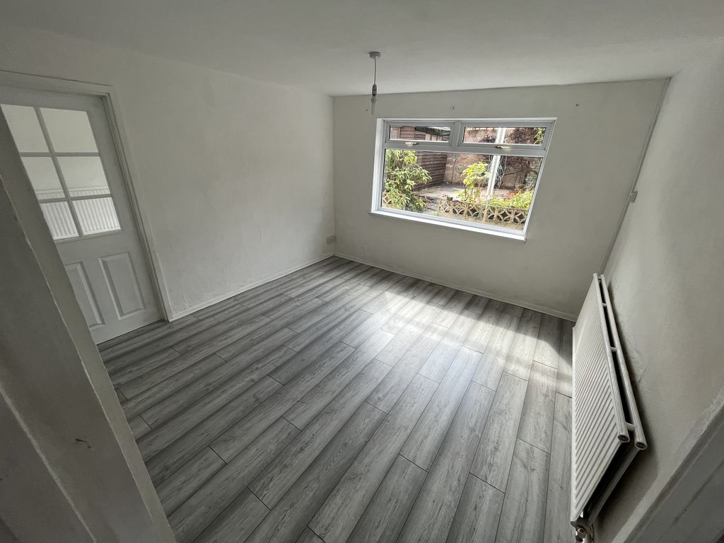 Property photo 2 of 12 Image