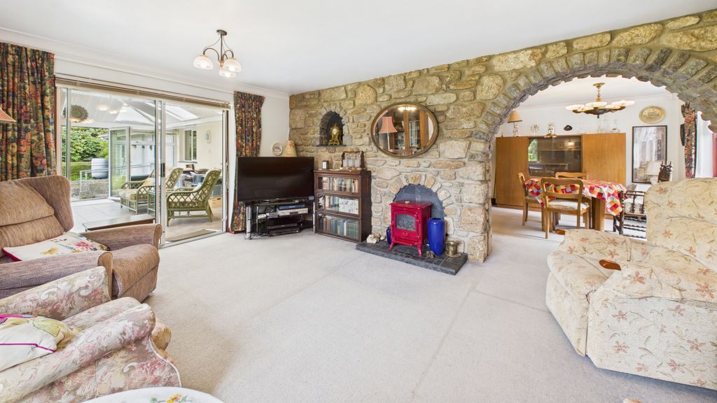 Property photo 3 of 16 Gallery