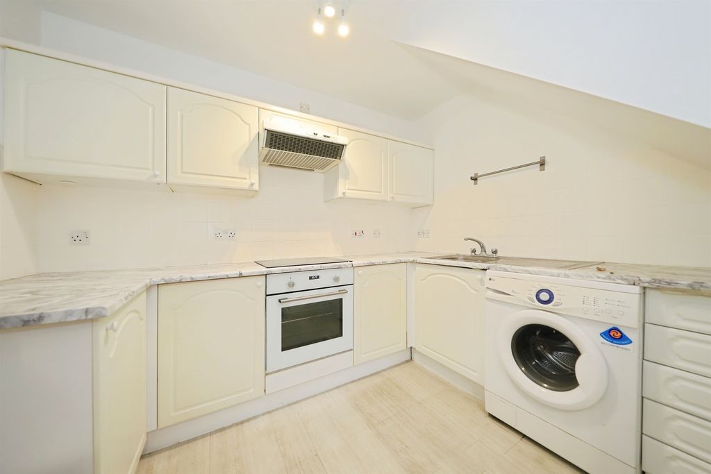 Property photo 3 of 10 Image