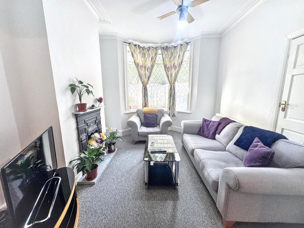 Property photo 2 of 18