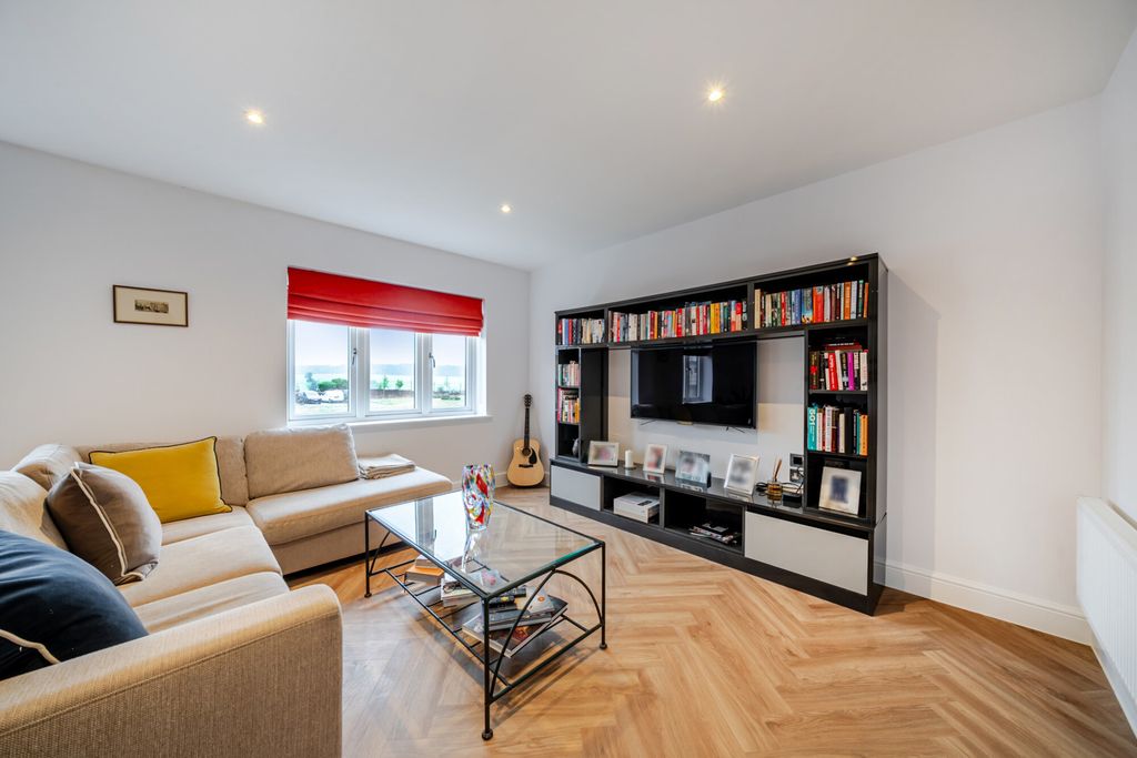 Property photo 3 of 26 1516870-11-6A9Fe2...