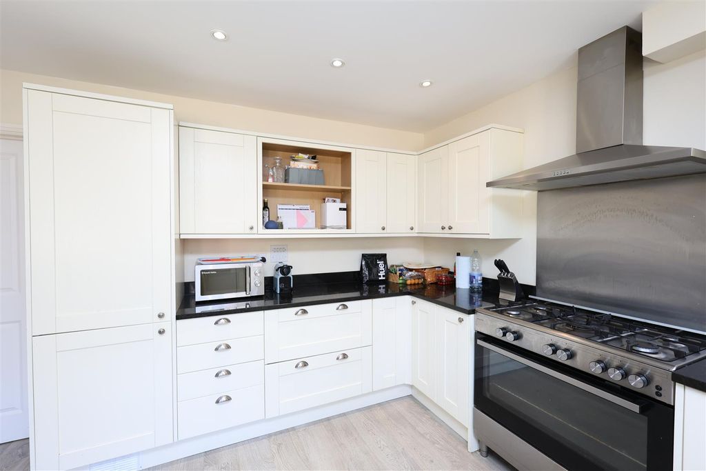 Property photo 2 of 17 Kitchen