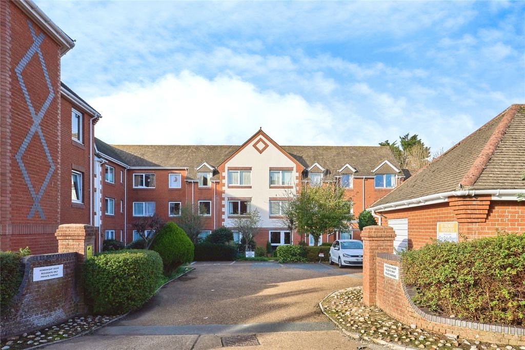 Property photo 2 of 9 Front