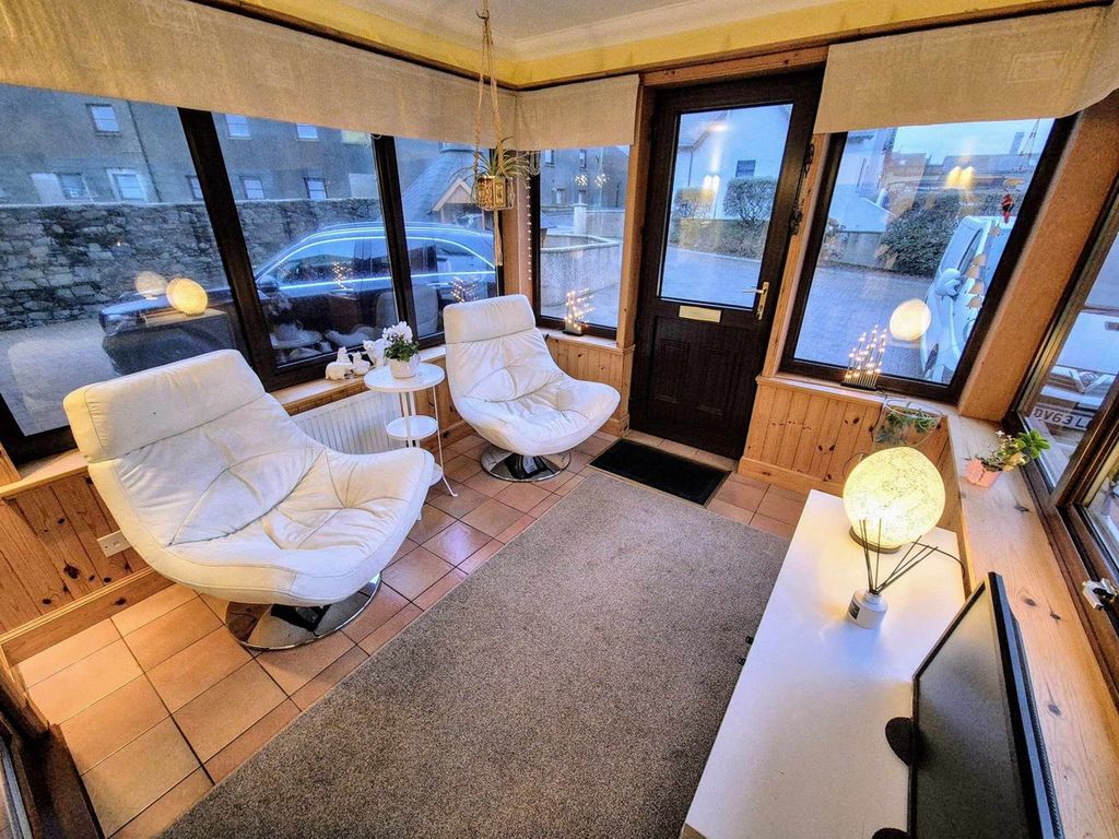 Property photo 2 of 42