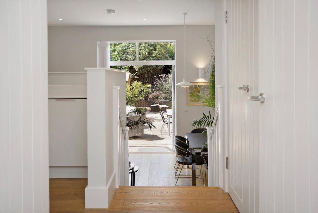 Property photo 2 of 16 Image