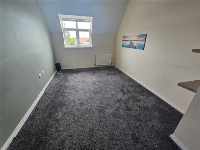 Property photo 2 of 5 Living Room