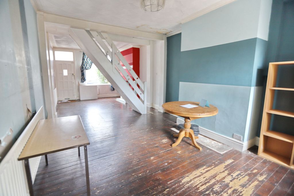 Property photo 3 of 12