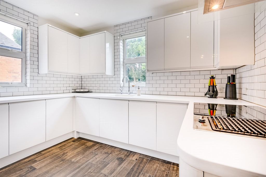 Property photo 3 of 8 Picture No. 15