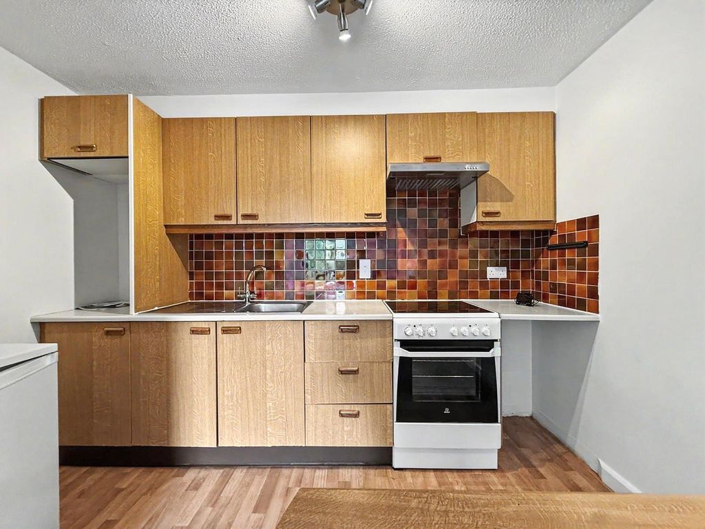 Property photo 2 of 8 Picture No. 01