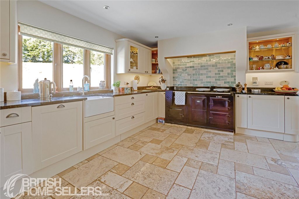 Property photo 3 of 16 Picture No. 30