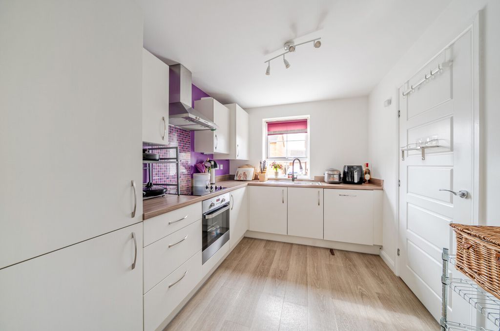 Property photo 3 of 19 1478081-13-6A2Fd2...