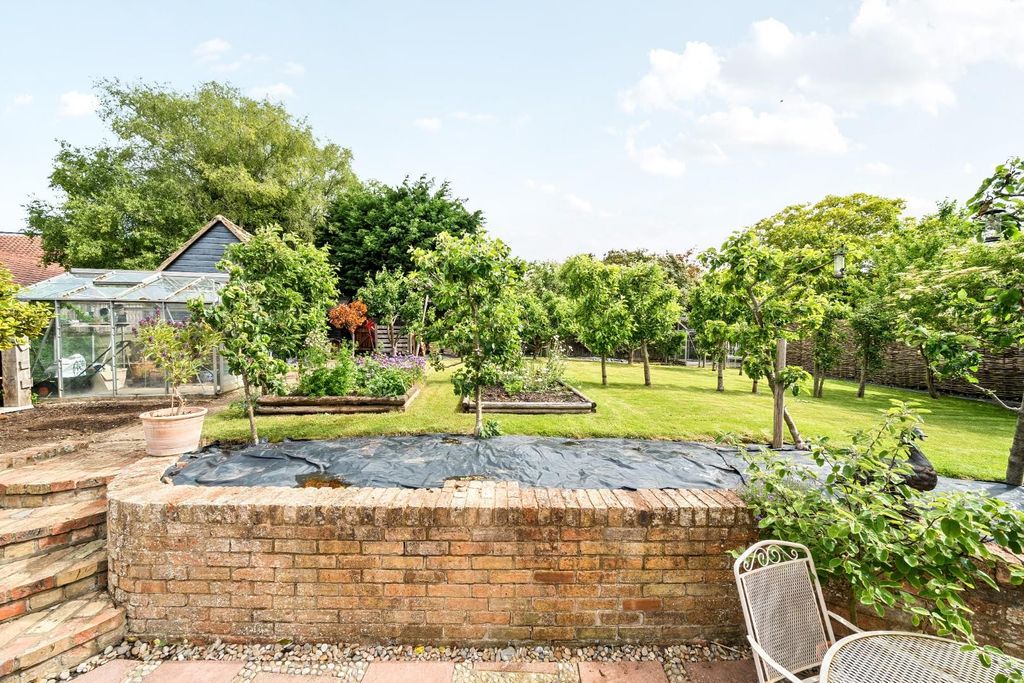 Property photo 2 of 35 Rear Garden