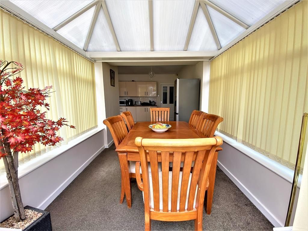 Property photo 3 of 28 Conservatory