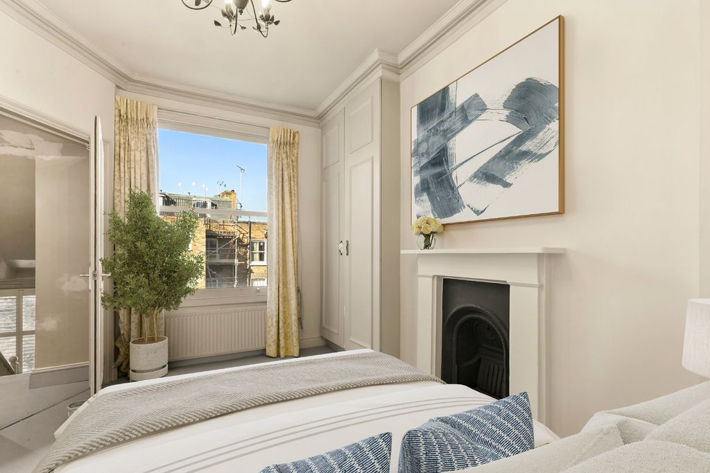 Property photo 3 of 12