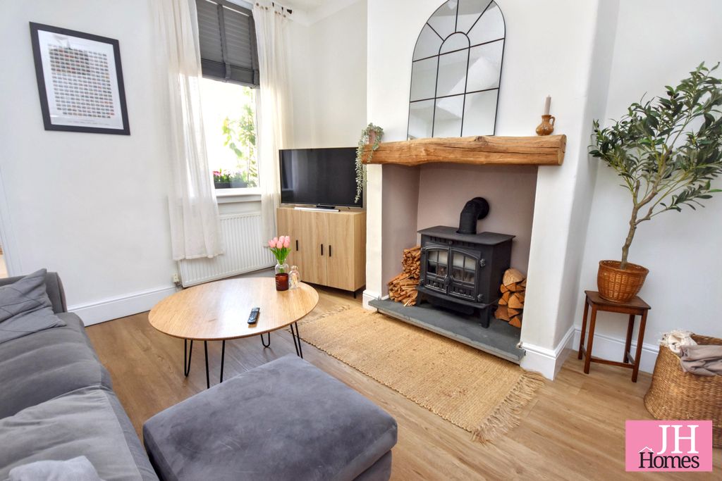 Property photo 2 of 16