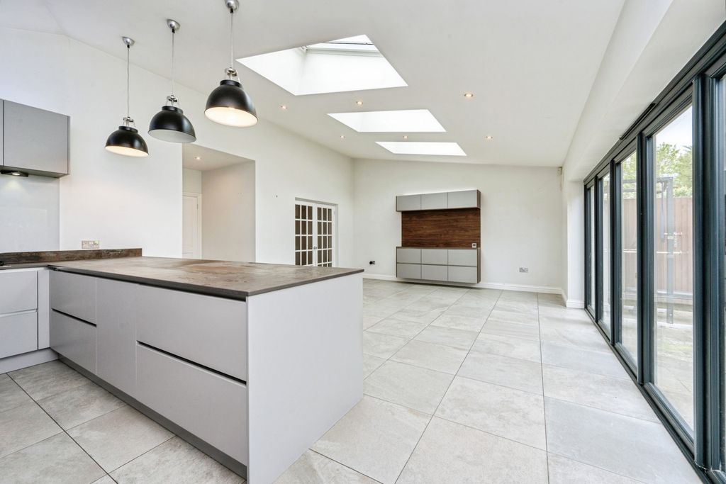 Property photo 2 of 26 Pbox-Img.Jpg