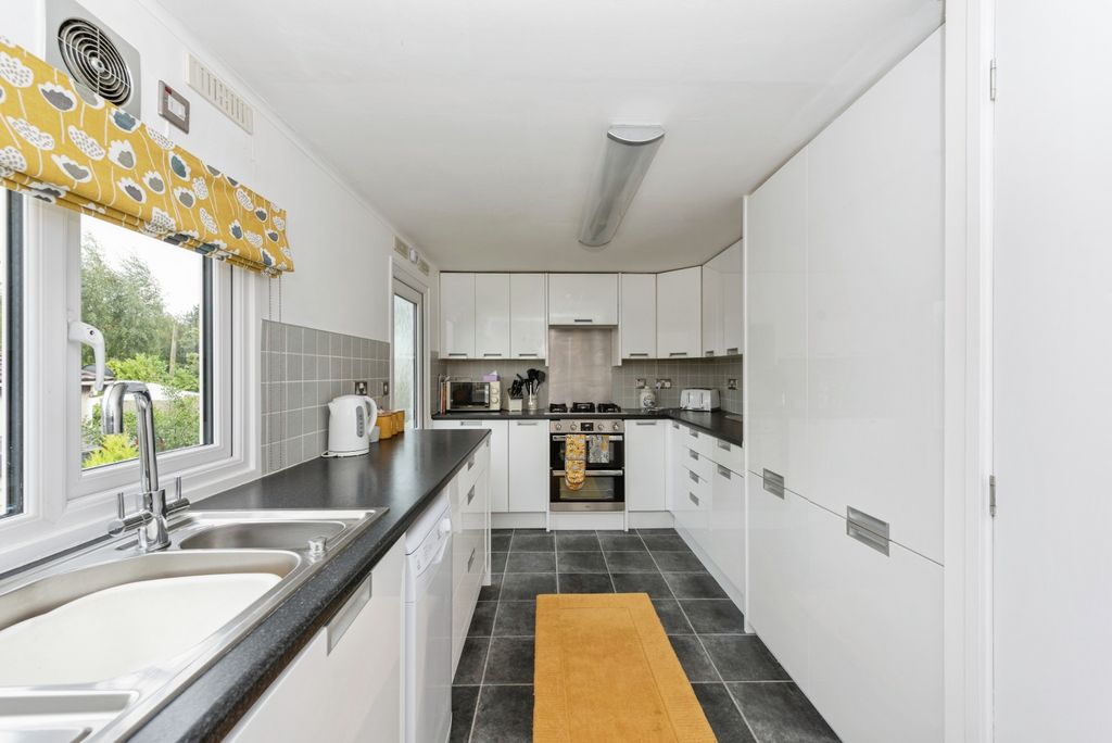 Property photo 2 of 20 Merry15Of29