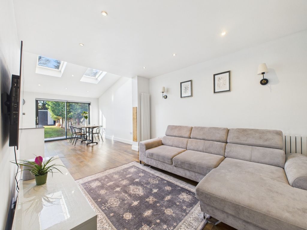 Property photo 3 of 17 4665143