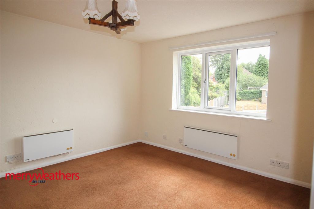 Property photo 3 of 7 Lounge