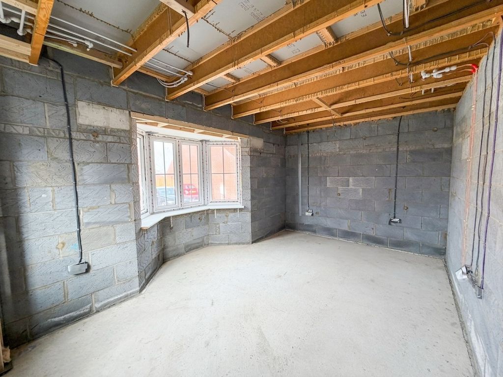 Property photo 2 of 7 Living Room