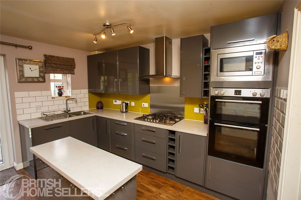 Property photo 2 of 26 Picture No. 09