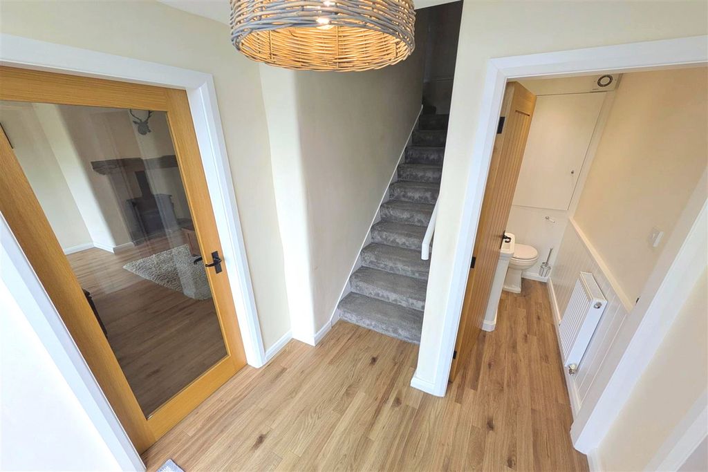 Property photo 2 of 13 Entrance Hall