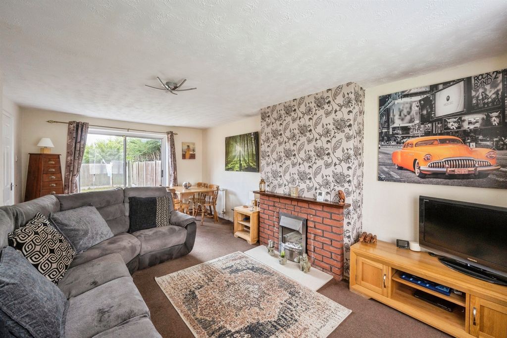 Property photo 2 of 19