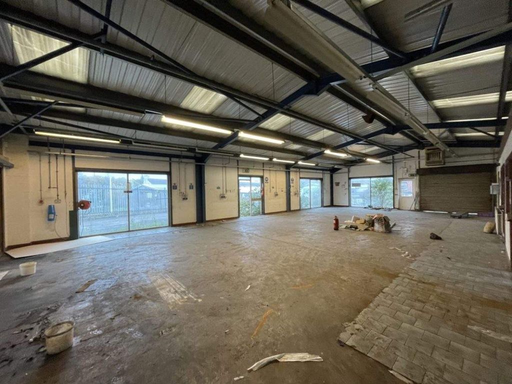 Property photo 3 of 11