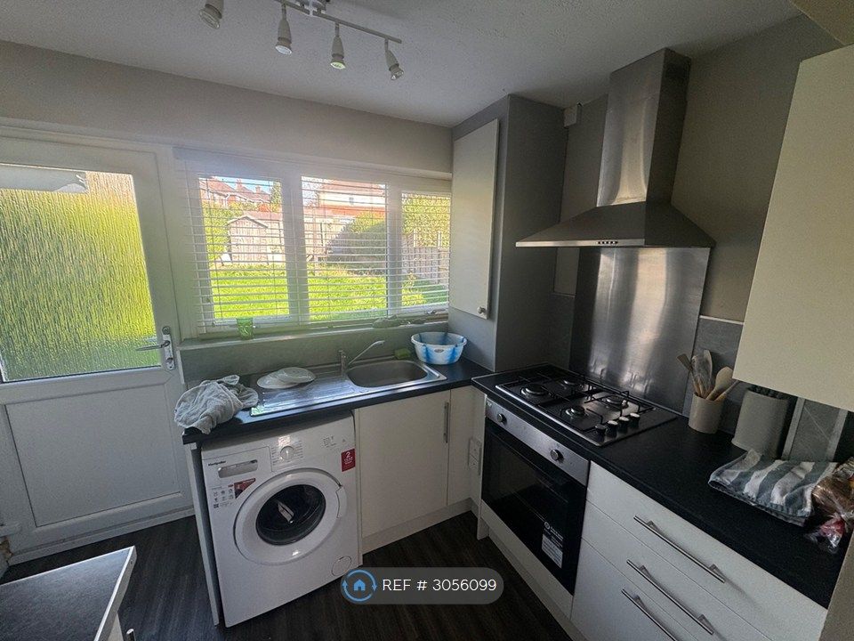 Property photo 2 of 7 Kitchen