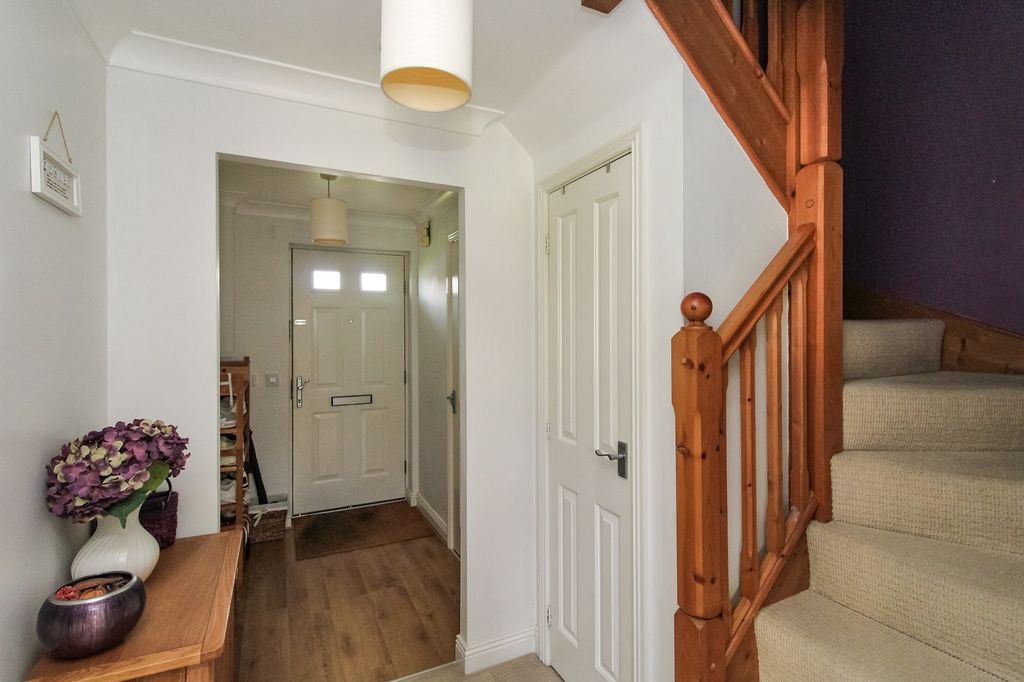Property photo 2 of 15 Entrance Hall