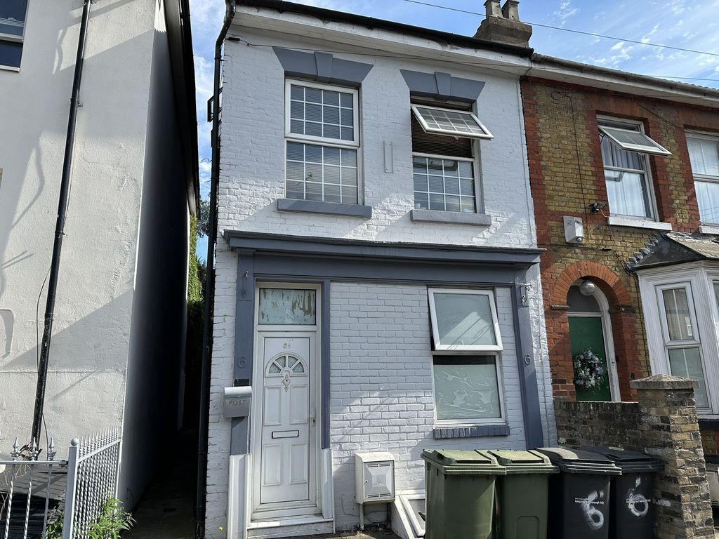 Property photo 1 of 6