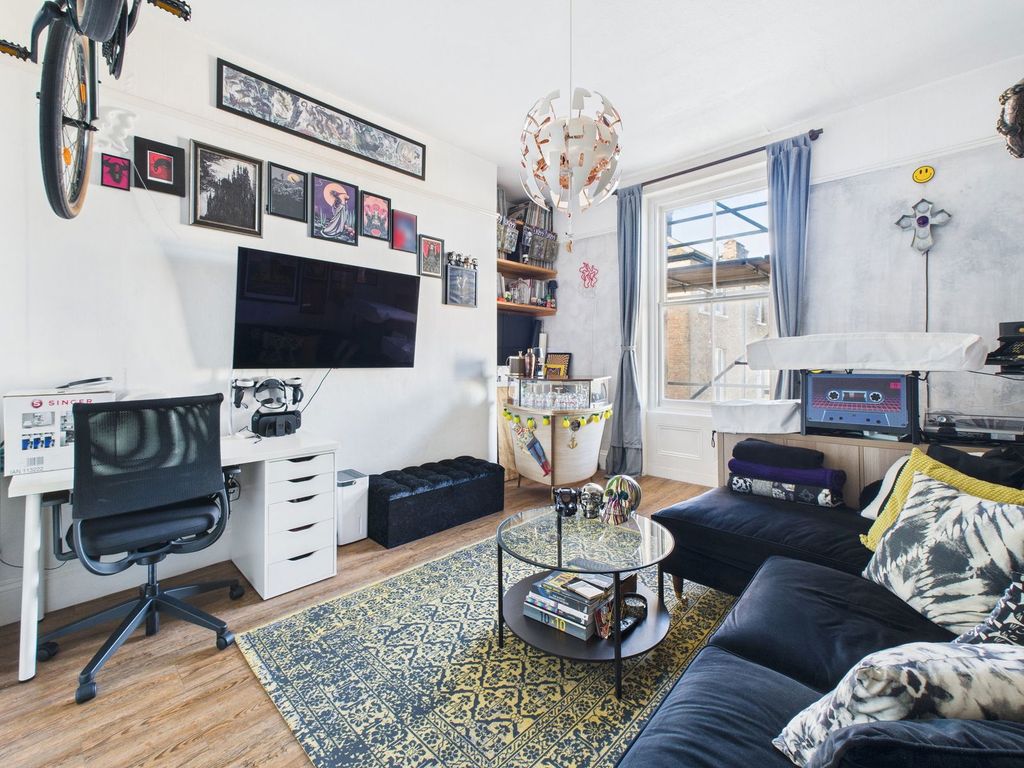 Property photo 3 of 13