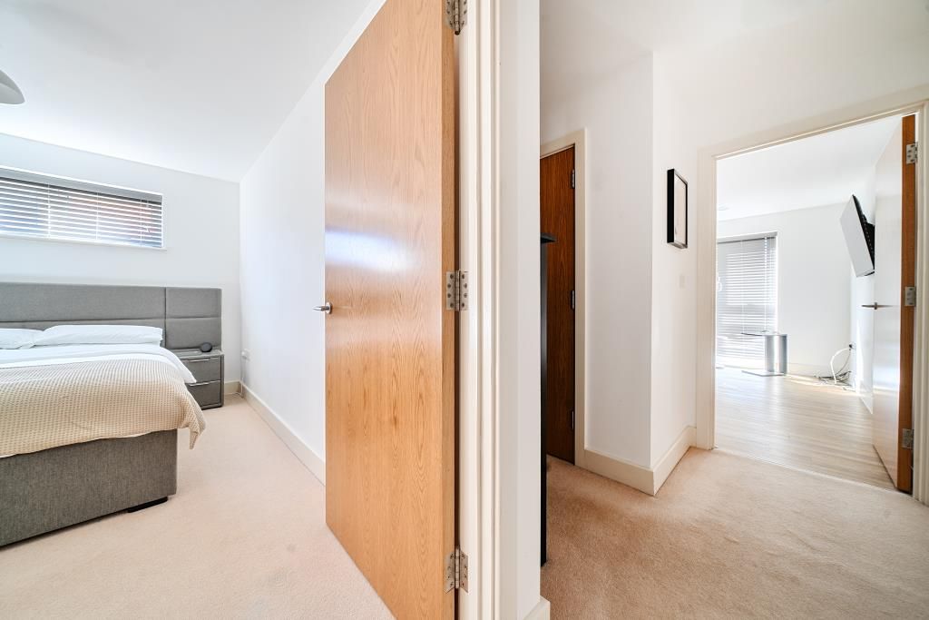 Property photo 2 of 18 Bedroom