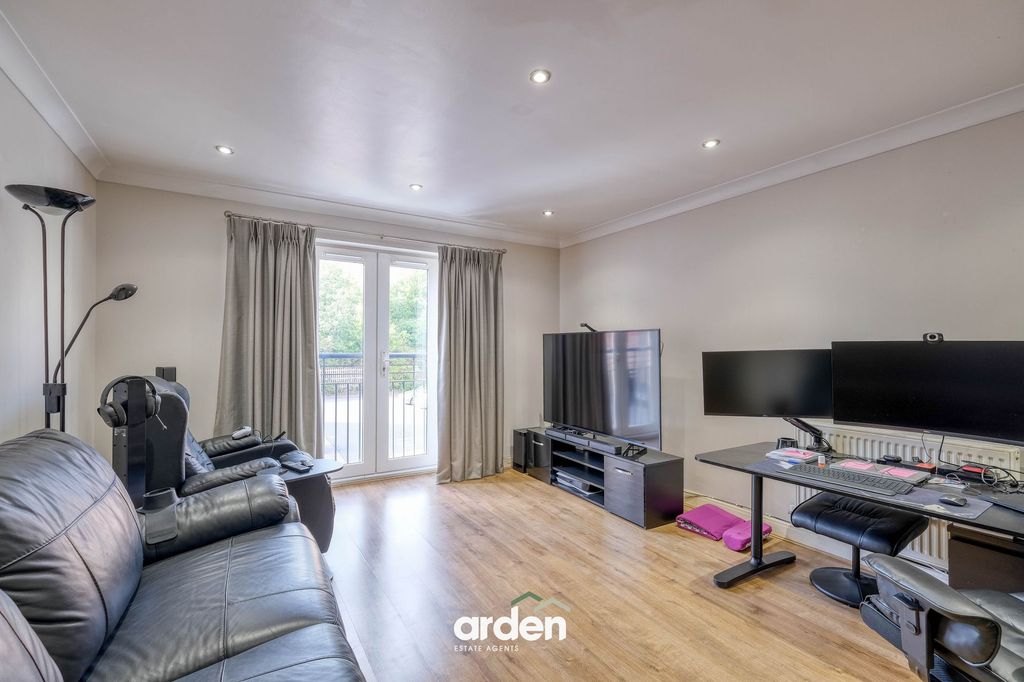 Property photo 2 of 13