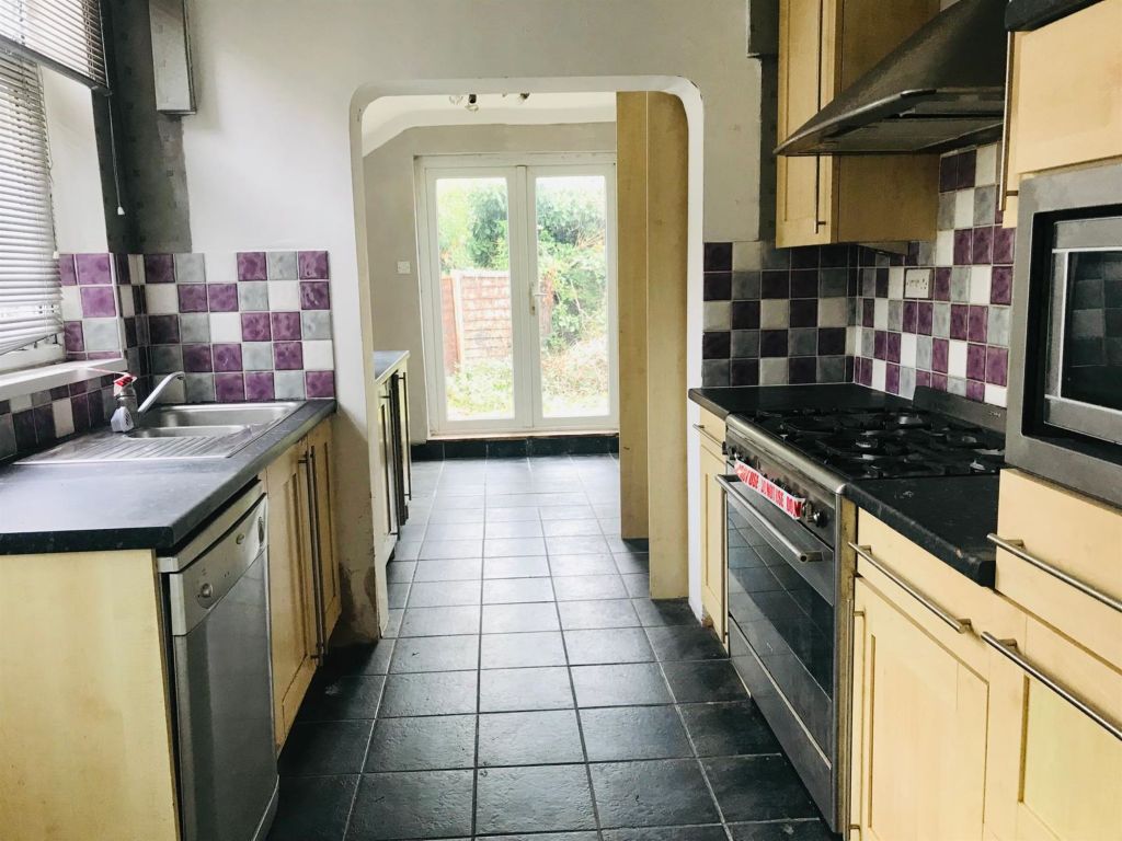 Property photo 2 of 27