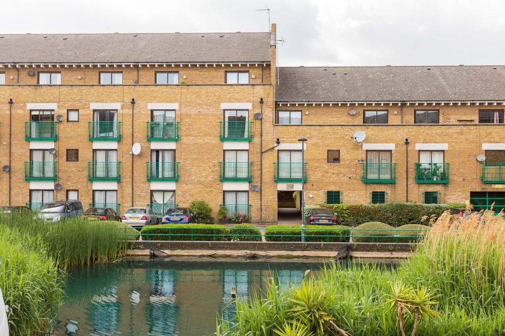 Property photo 1 of 10 Photo 21