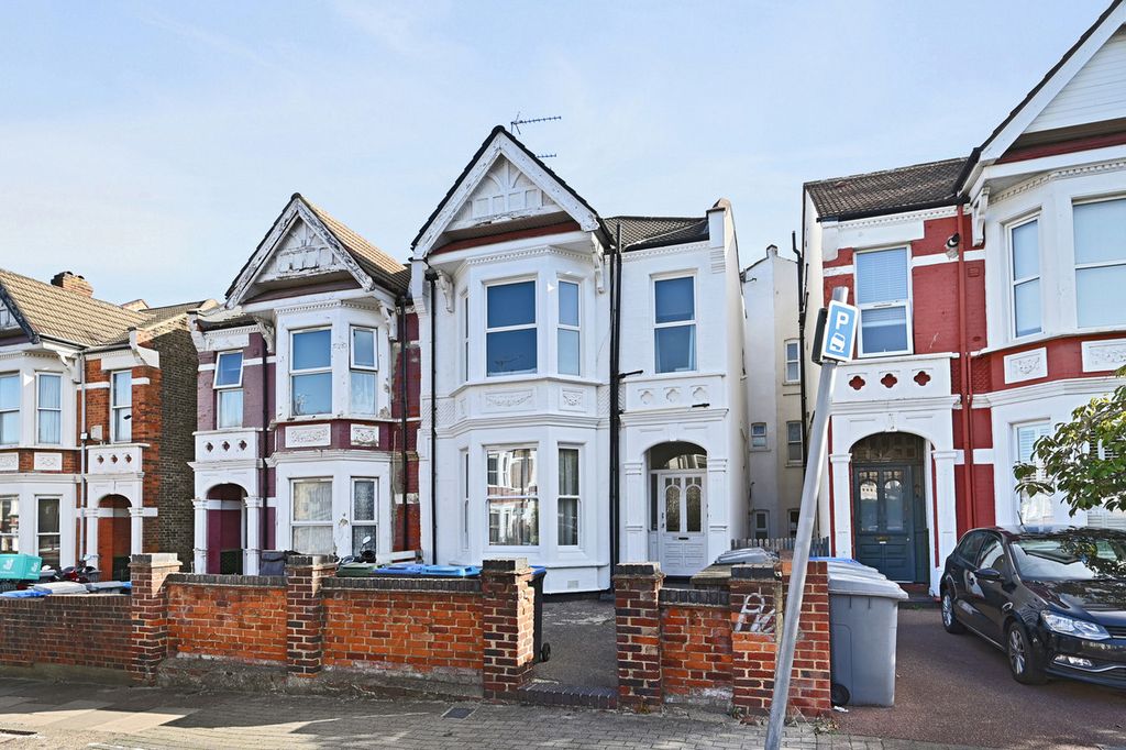 Property photo 1 of 11