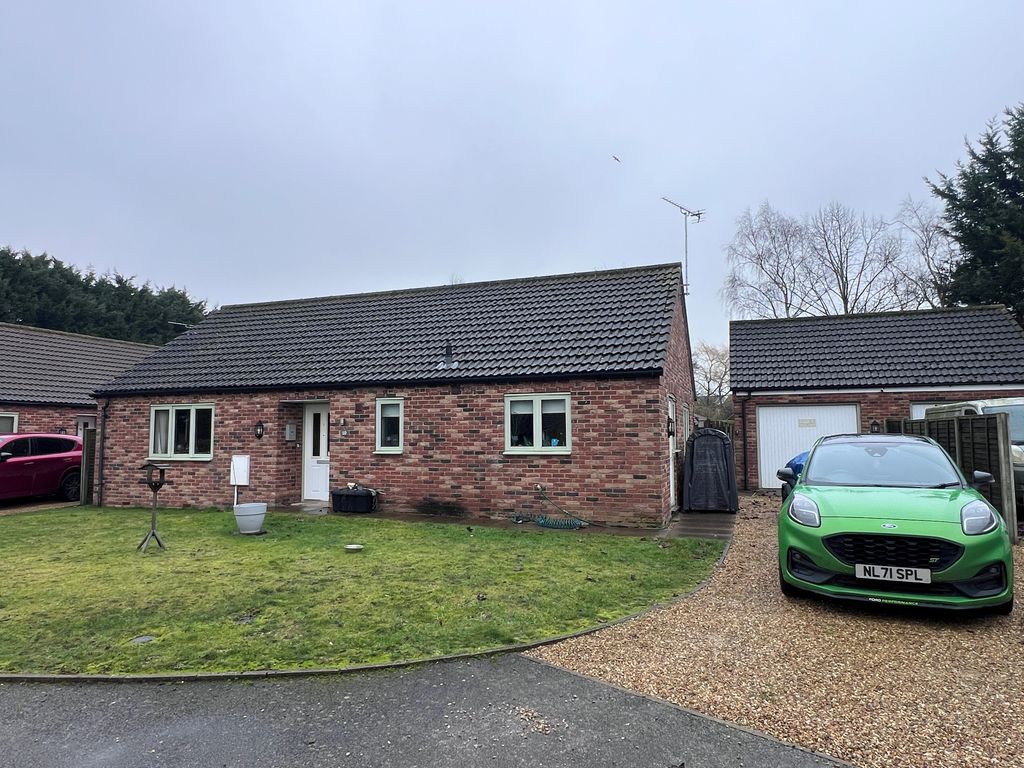 Property photo 1 of 2 Front