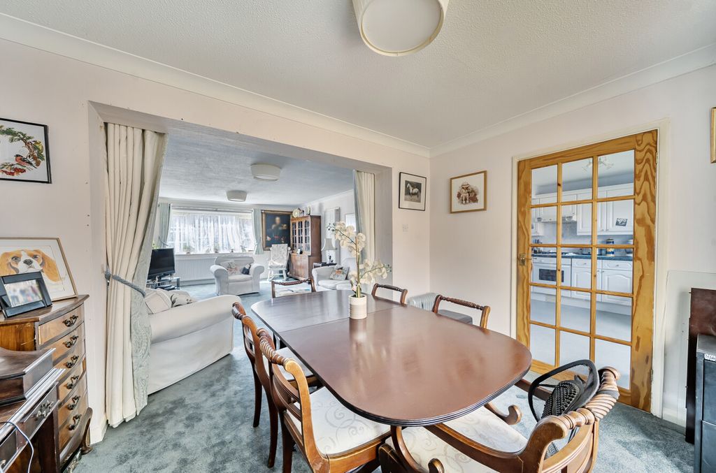 Property photo 2 of 13 1349588-16-68Beea...