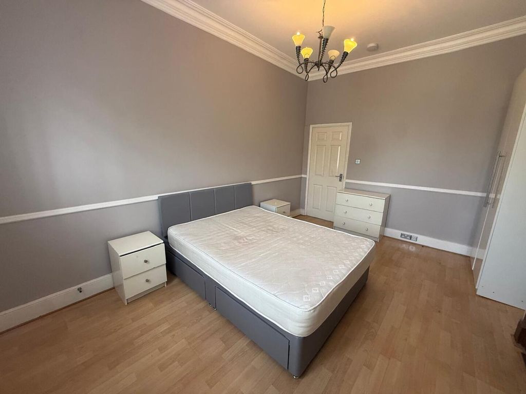 Property photo 1 of 8 Bedroom