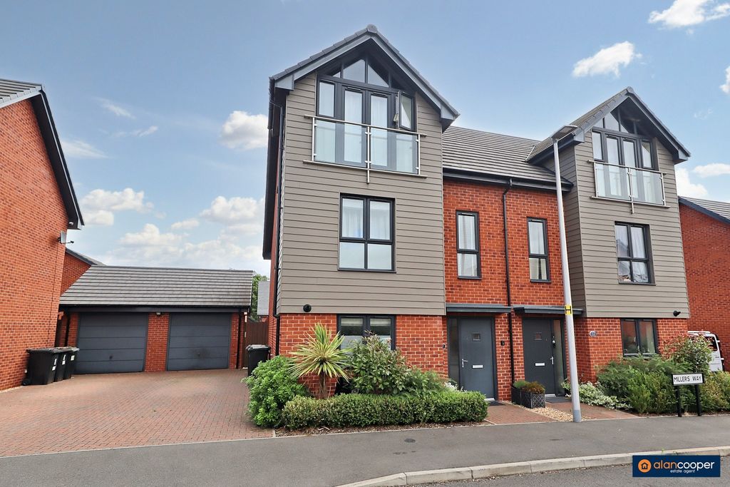 Property photo 1 of 15 4307622